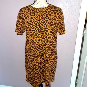 FOREVER21 Cheetah print T-Shirt Dress